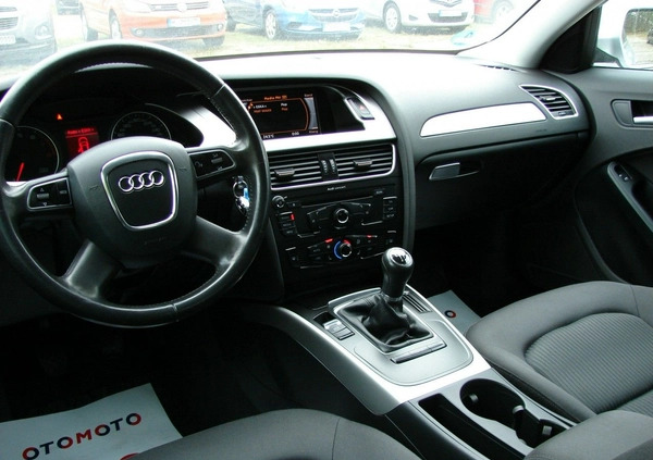 Audi A4 cena 38900 przebieg: 136000, rok produkcji 2010 z Ostrowiec Świętokrzyski małe 326